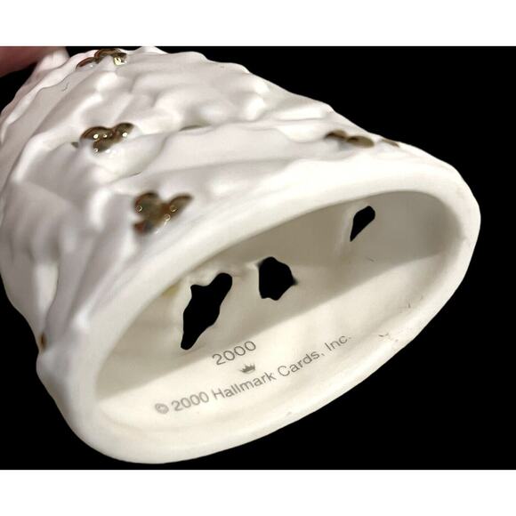 Hallmark HOLLY BERRY BELL ORNAMENT 2000 Millennium Edition Porcelain & Gold BOX - Picture 4 of 6